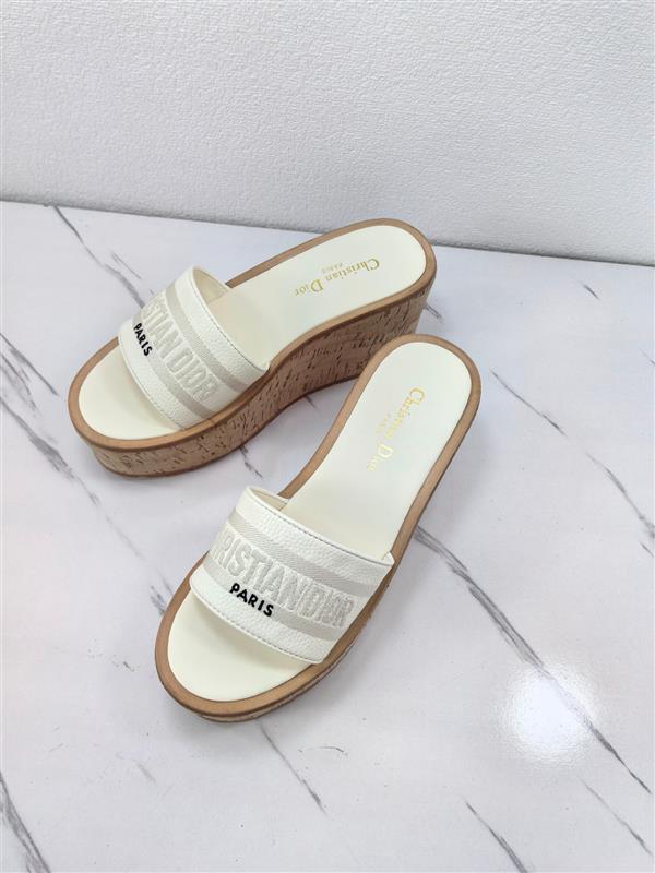 20251128184319519 270